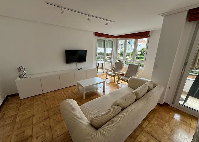 Apartment 2 Minutos De La Playa Con Piscina Y Garaje Suances