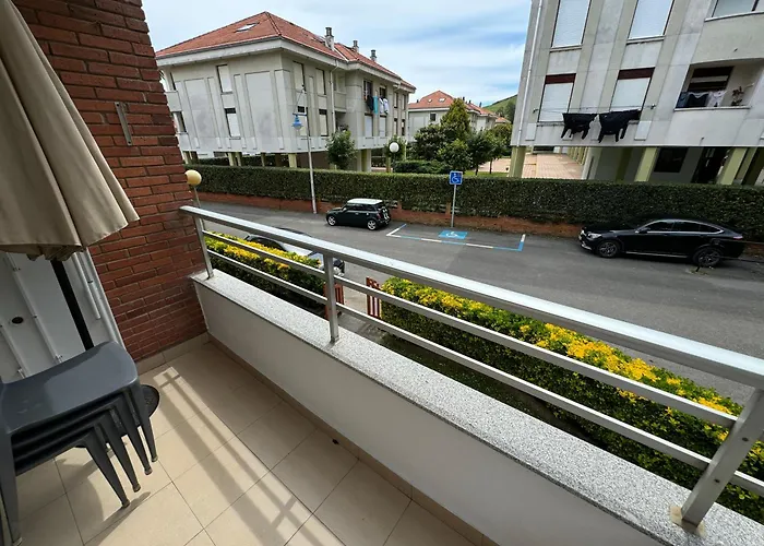 Apartment 2 Minutos De La Playa Con Piscina Y Garaje Suances